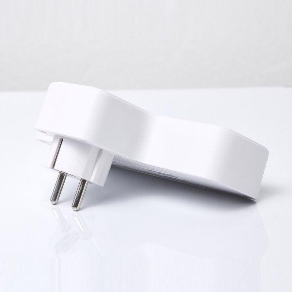 R SCAR RS-G136 - 3-outlet wall-mounted power strip