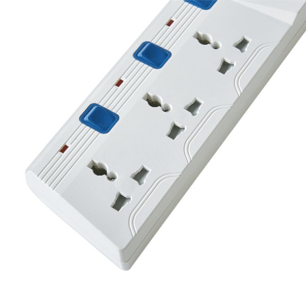 R SCARS-713USB - 3-outlet power strip (3 m) with 2 USB charging ports